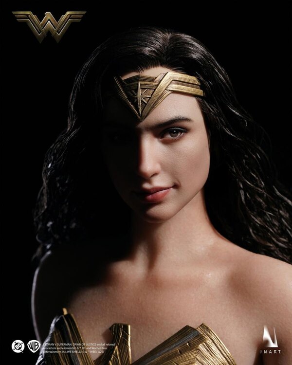 Wonder Woman 1/6 scale collectible figure from INART