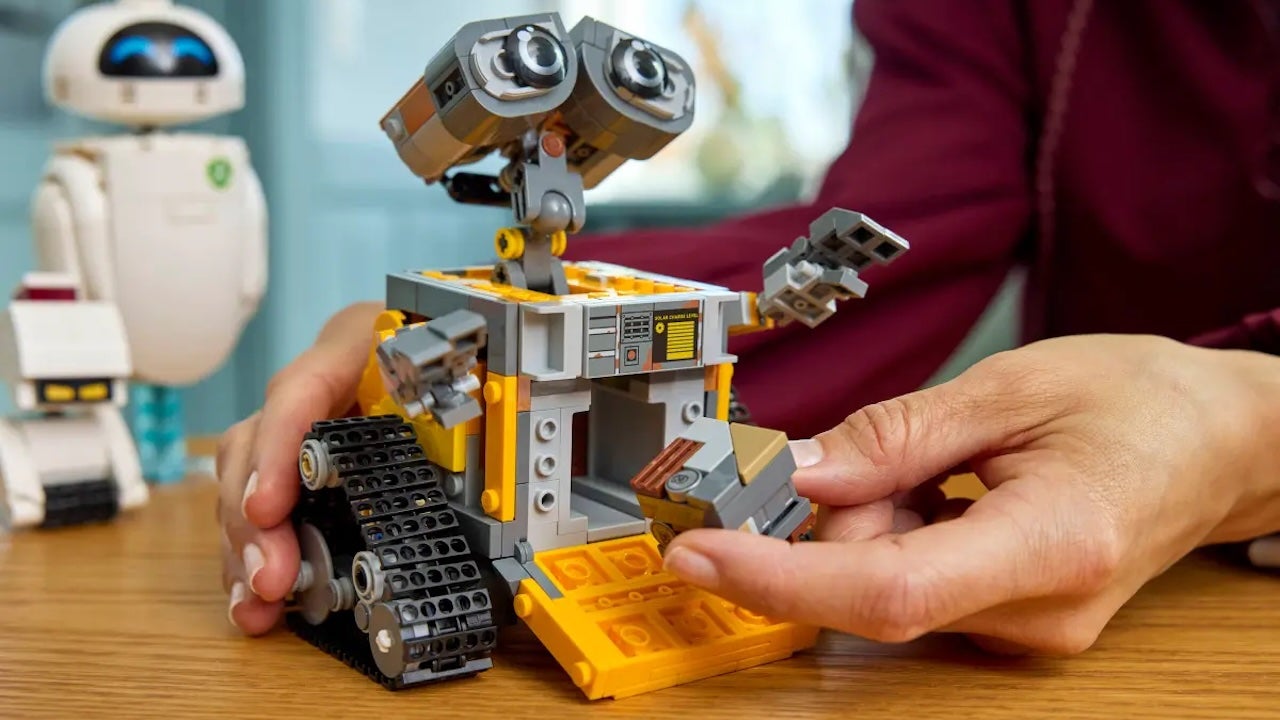 LEGO Wall-E and EVE Set