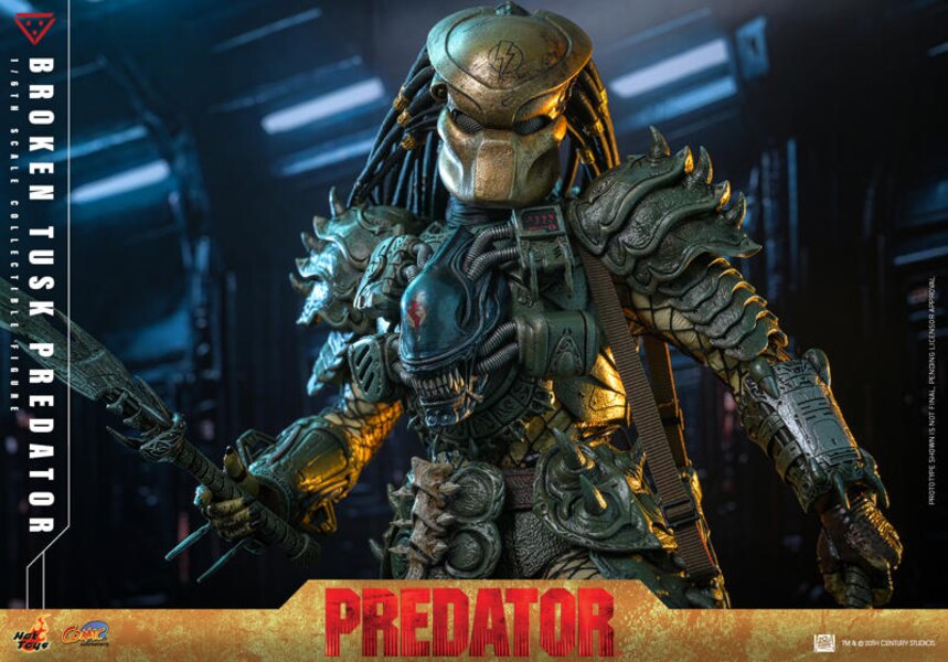 Hot Toys Predator Figure Side View