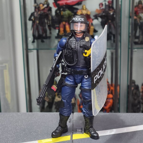 G.I. JOE Classified Series Legacy ESU Police Officer Image 1