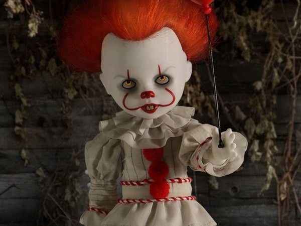 Living Dead Dolls Presents: It (2017) Pennywise