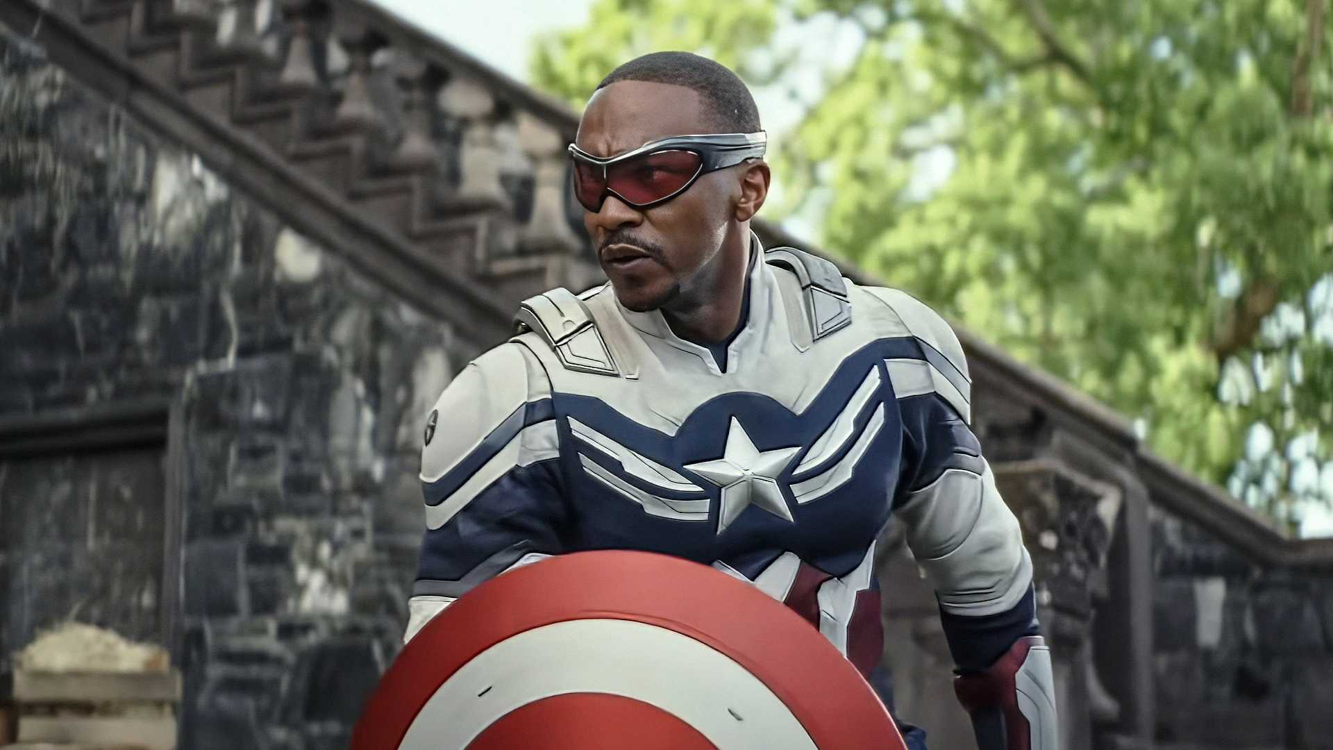 Sam Wilson prepares for a fight in Captain America: Brave New World
