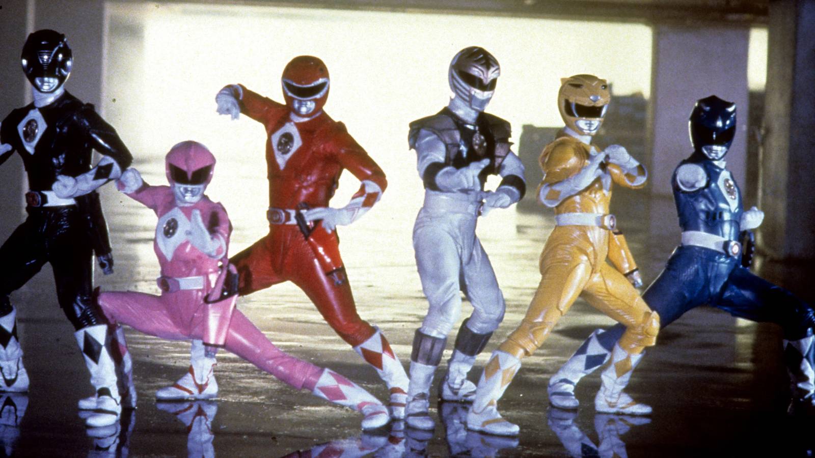 Power Rangers Return in Stunning Art Book Fans Won’t Want to Miss